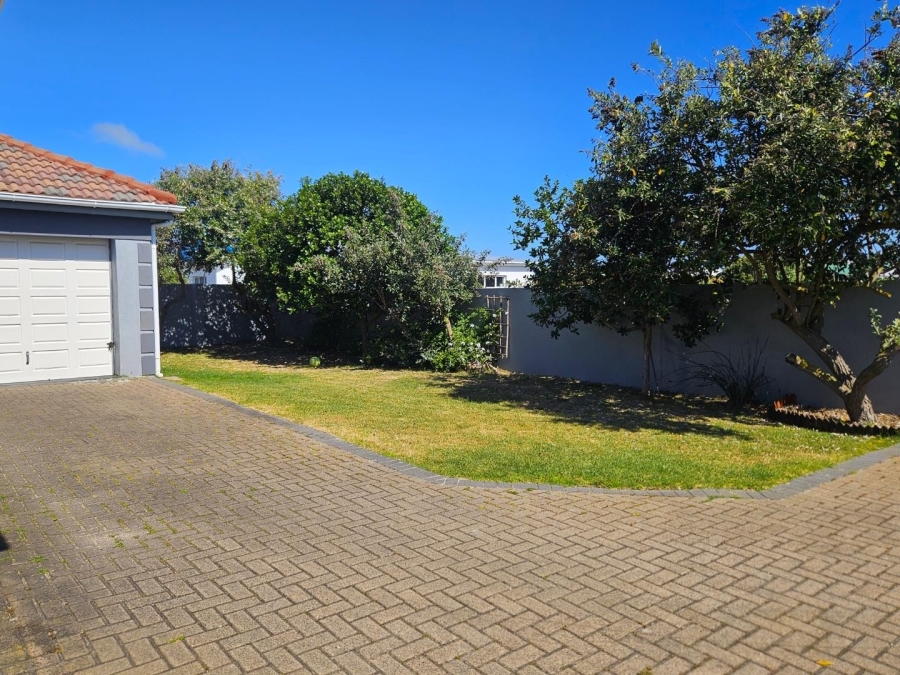 3 Bedroom Property for Sale in Pearly Beach Western Cape